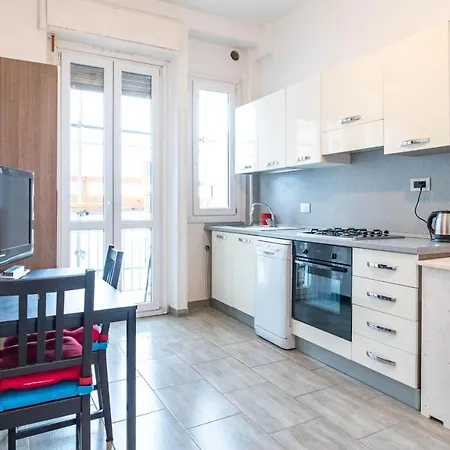 Two Bedrooms + Balcony - Students Daire *
