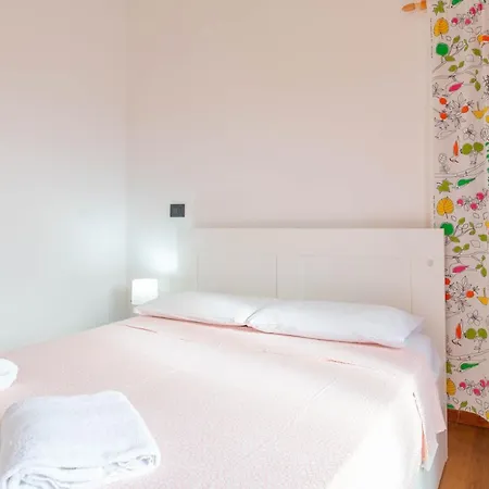 Two Bedrooms + Balcony - Students Daire