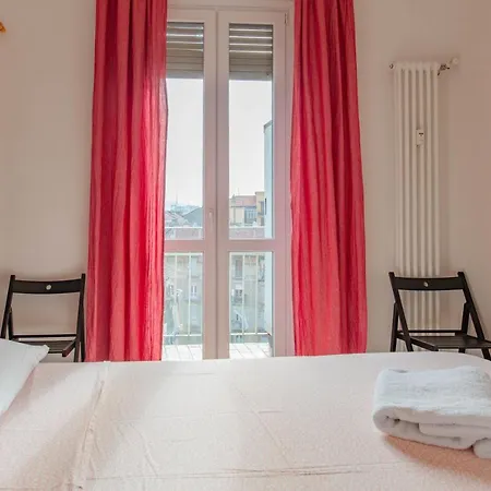 Two Bedrooms + Balcony - Students Daire *